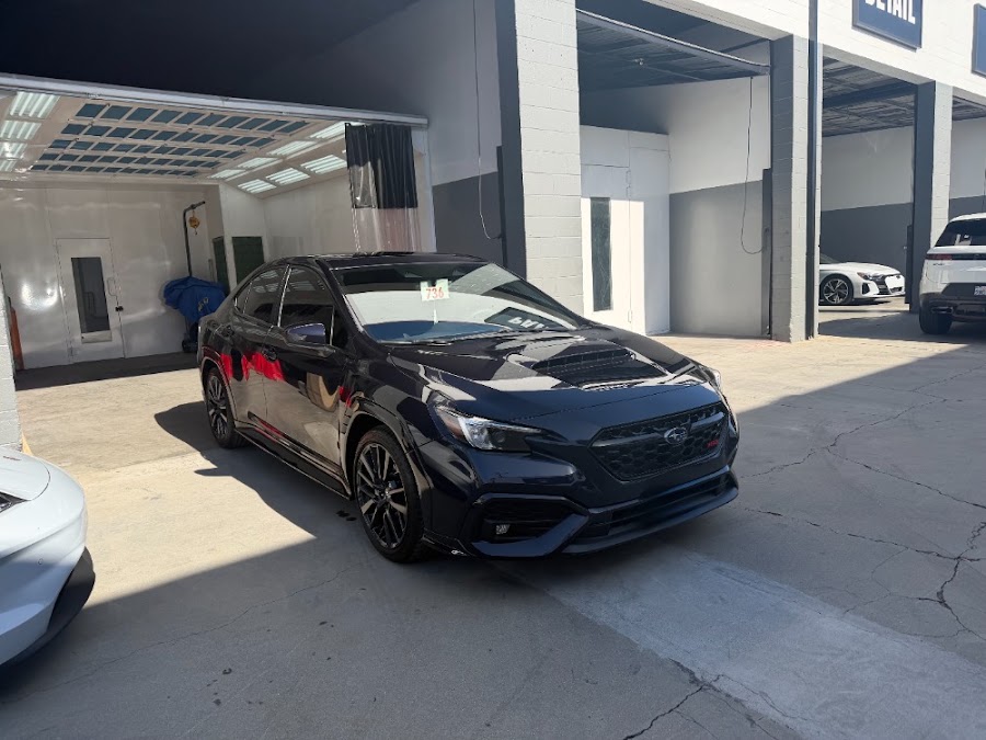 Avo's Auto Body & Paint photo