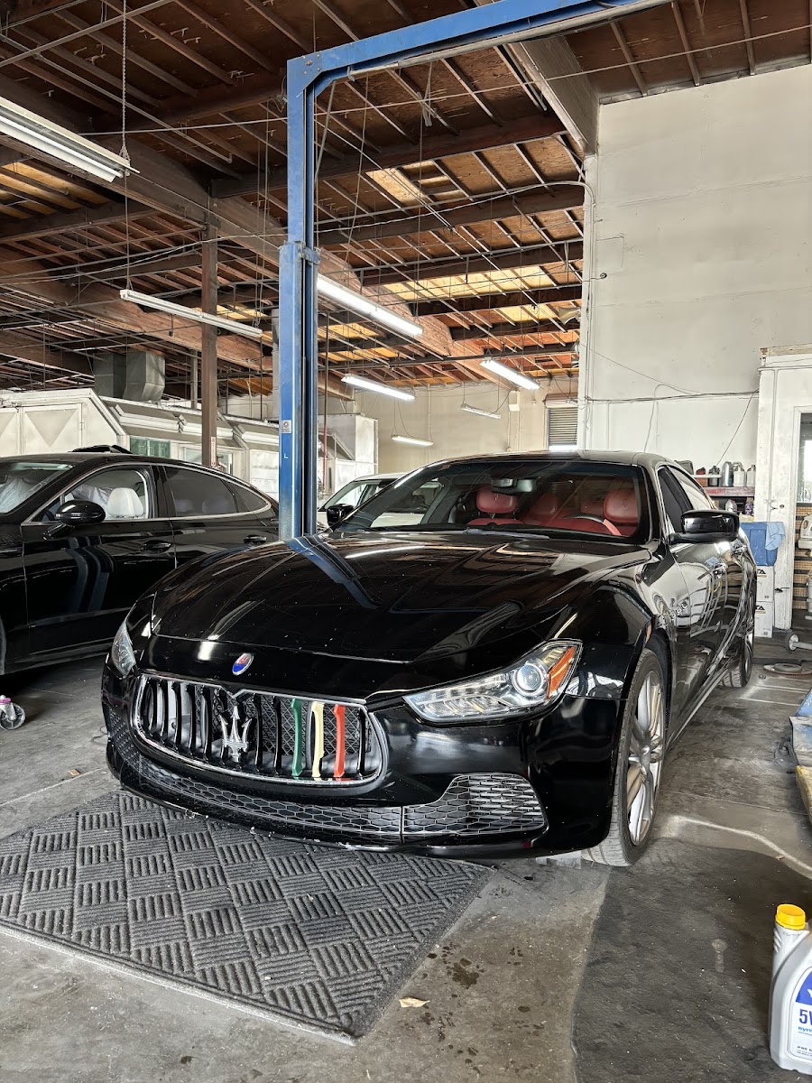 Chang's Auto Body & Painting photo