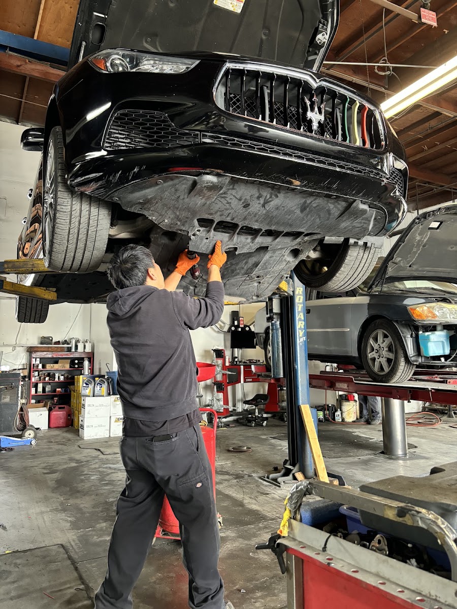 Chang's Auto Body & Painting photo
