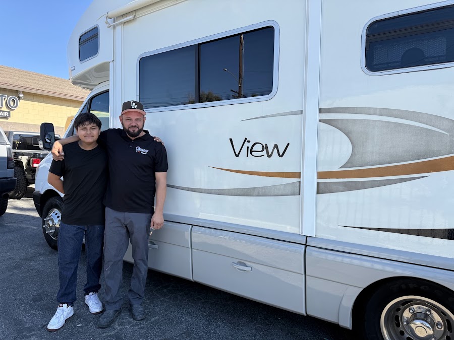 Lux Auto Body Shop & RV Repair photo