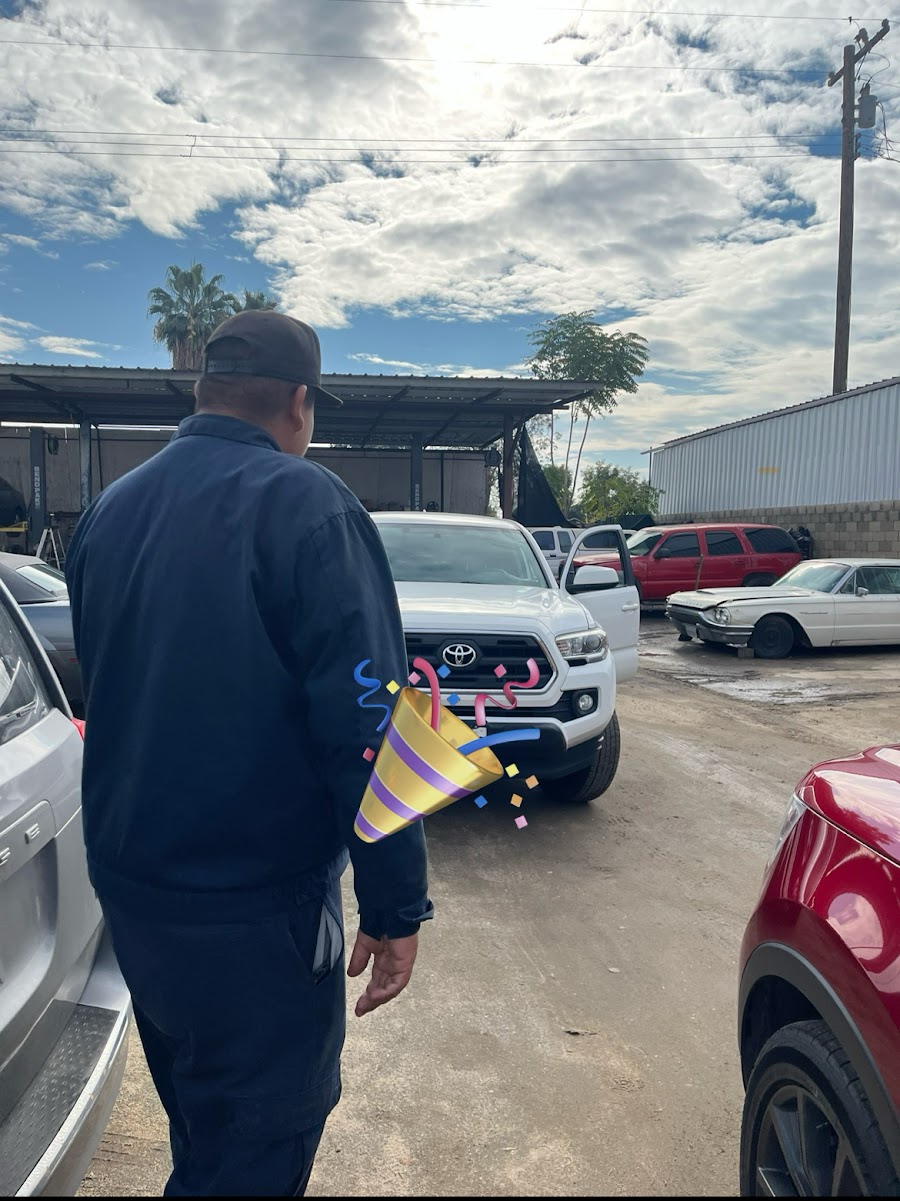 Simon's Auto Shop photo