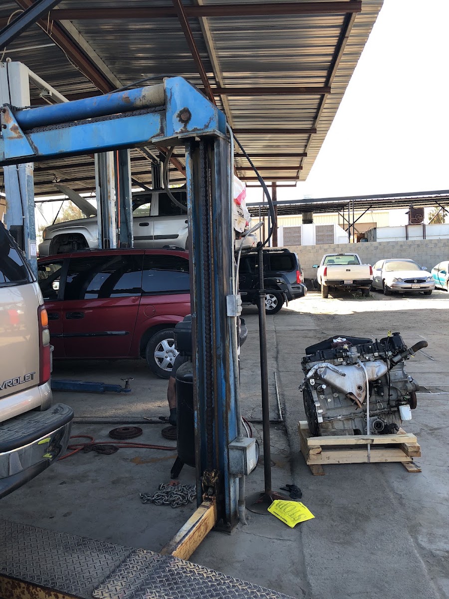 Simon's Auto Shop photo